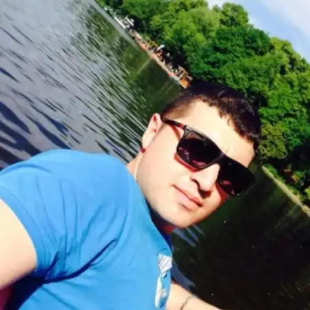 Arman, 33Армения