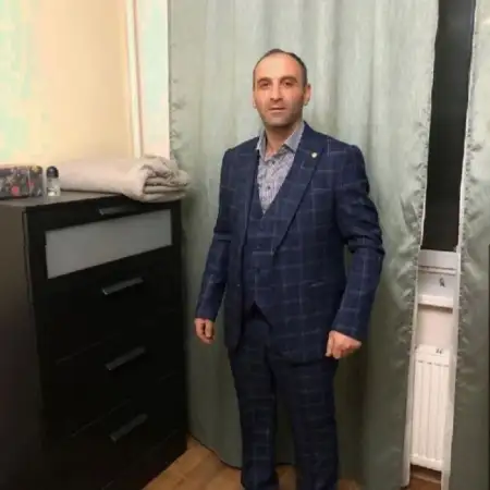 Qajo, 44Россия