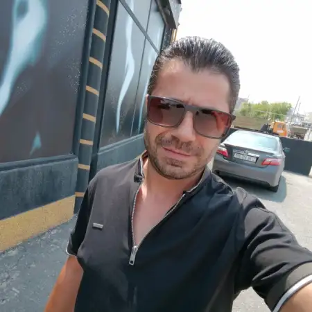 Artur, 38Армения