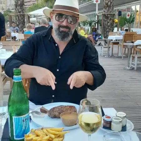 Arman, 49Франция 