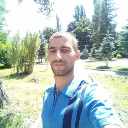 Georgi, 35 Армения
