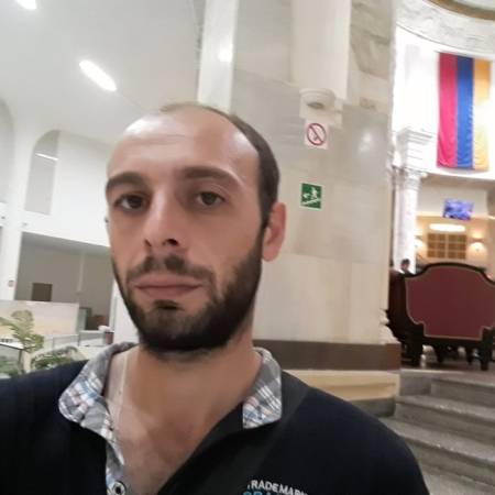 Минас, 31 год Россия, Шахты,  хочет встретить на сайте знакомств  Женщину 